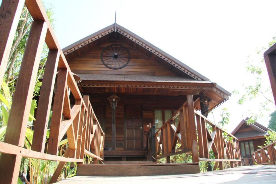 Burilamplai Resort Thung Yai Pokoj fotografie